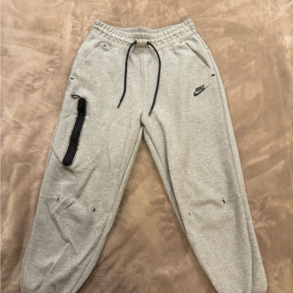 Nike Pants - Women’s Nike Tech Fleece Pants